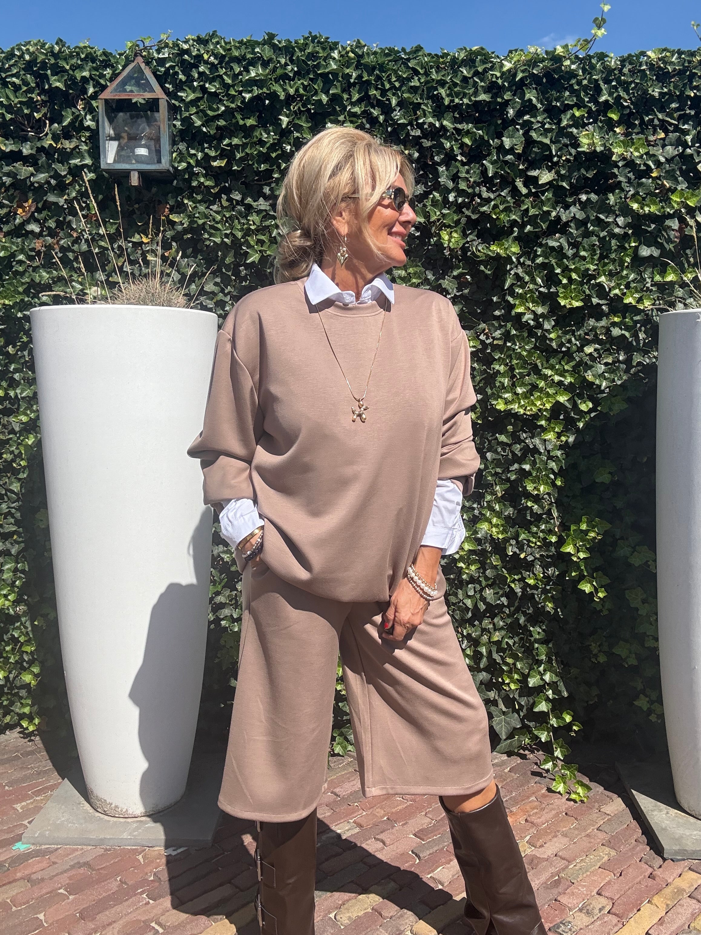 Twee Delige Bermuda set Taupe